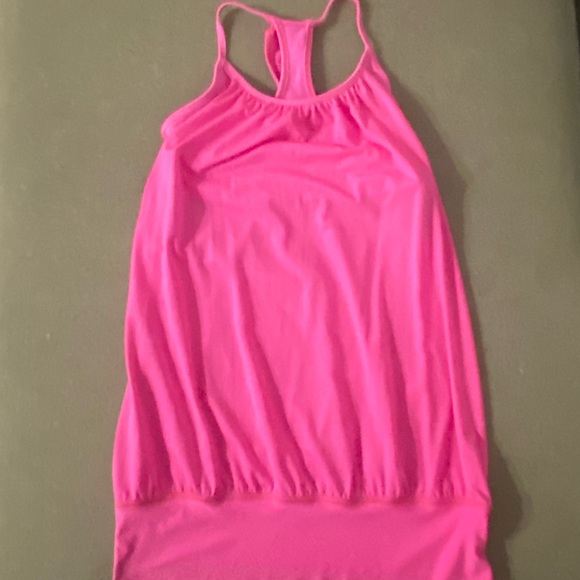 💖LULULEMON 💖Activewear top in pink. Size 6.Like new condition. - Picture 8 of 9